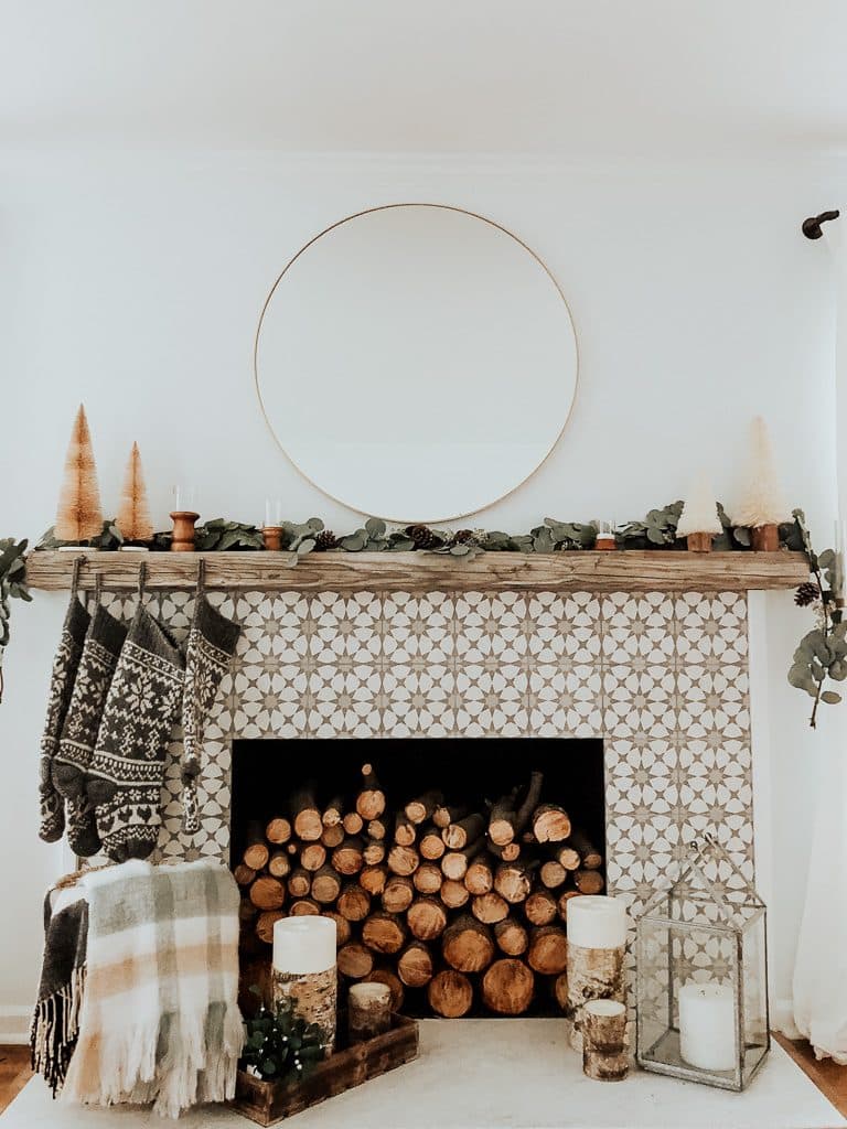 COZY HOLIDAY FIREPLACE